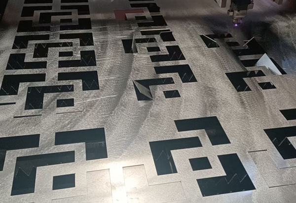 鋁（lǚ）單板空調罩