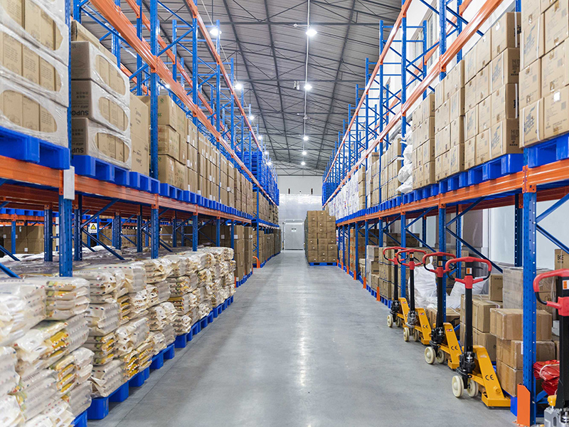 塑料托盤應用於大（dà）型倉庫